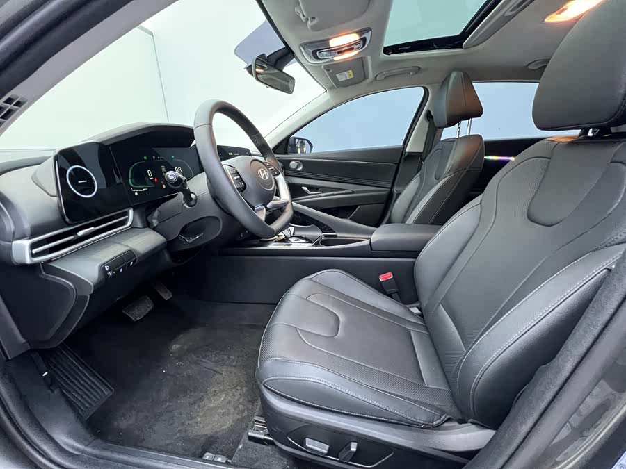 Hyundai Elantra 2023