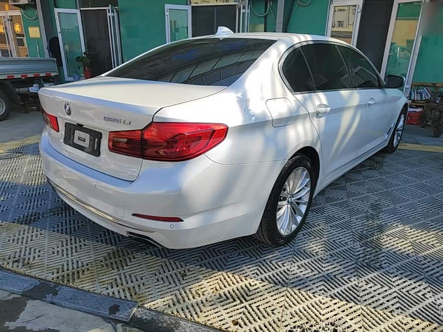 BMW 5 Series 2019