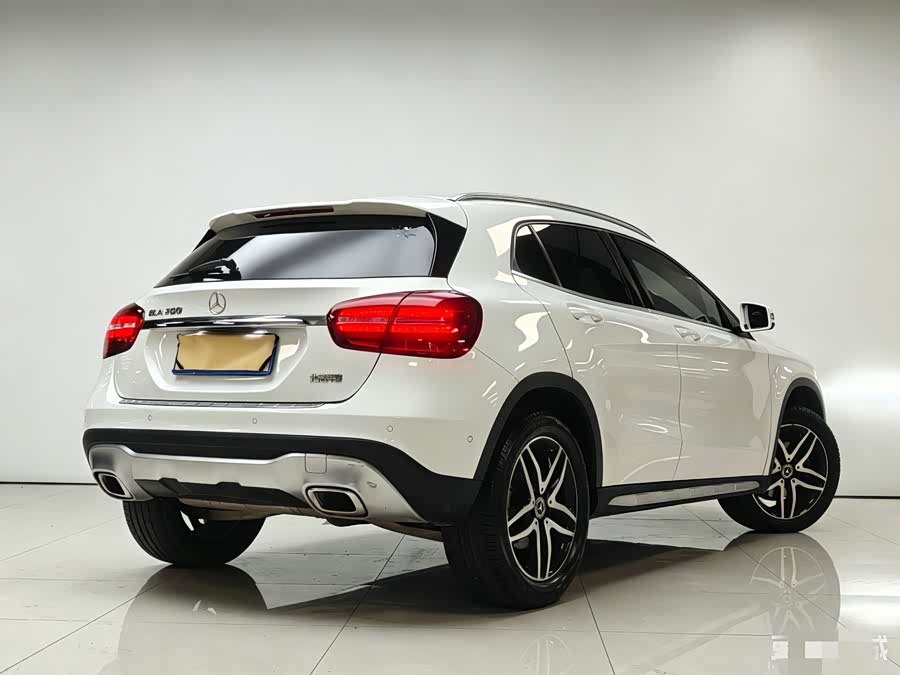 Mercedes-Benz GLA 2017 — фото 16