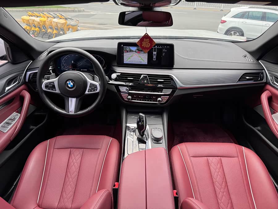 BMW 5 Series 2022 — фото 10
