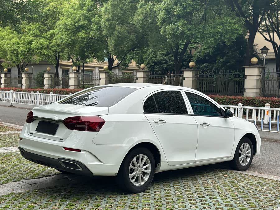 Geely Emgrand 2021