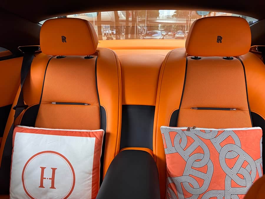Rolls-Royce Phantom 2018 — фото 14