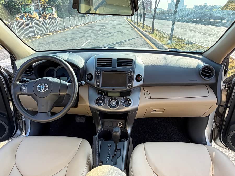 Toyota RAV4 2013