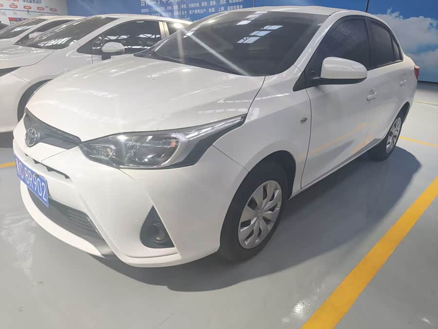 Toyota Yaris L 2022