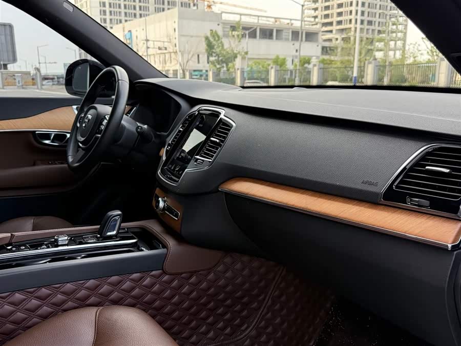 Volvo XC90 2021 — фото 28