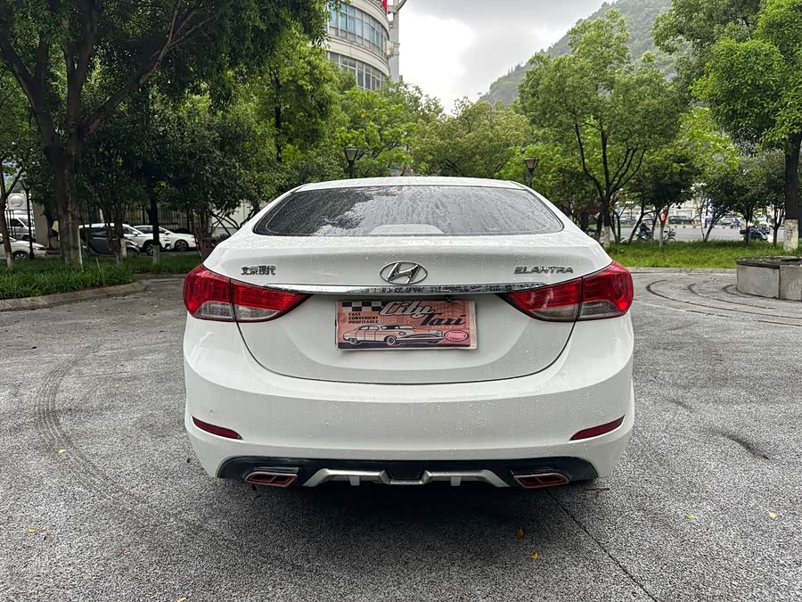 Hyundai Elantra 2015