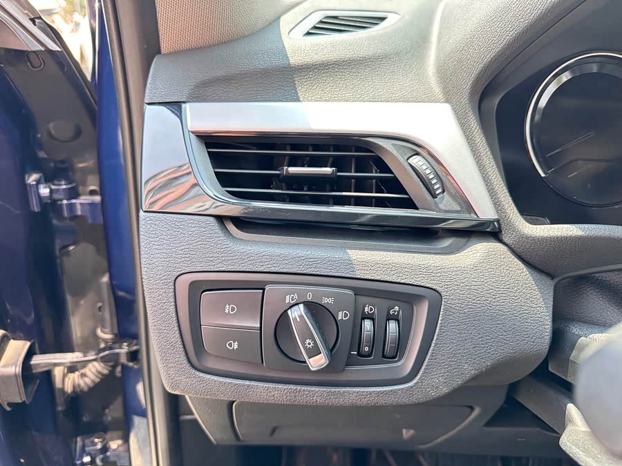 BMW X1 2019 — фото 18