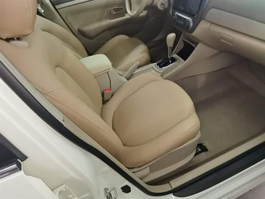 Nissan Sylphy 2018 — фото 25