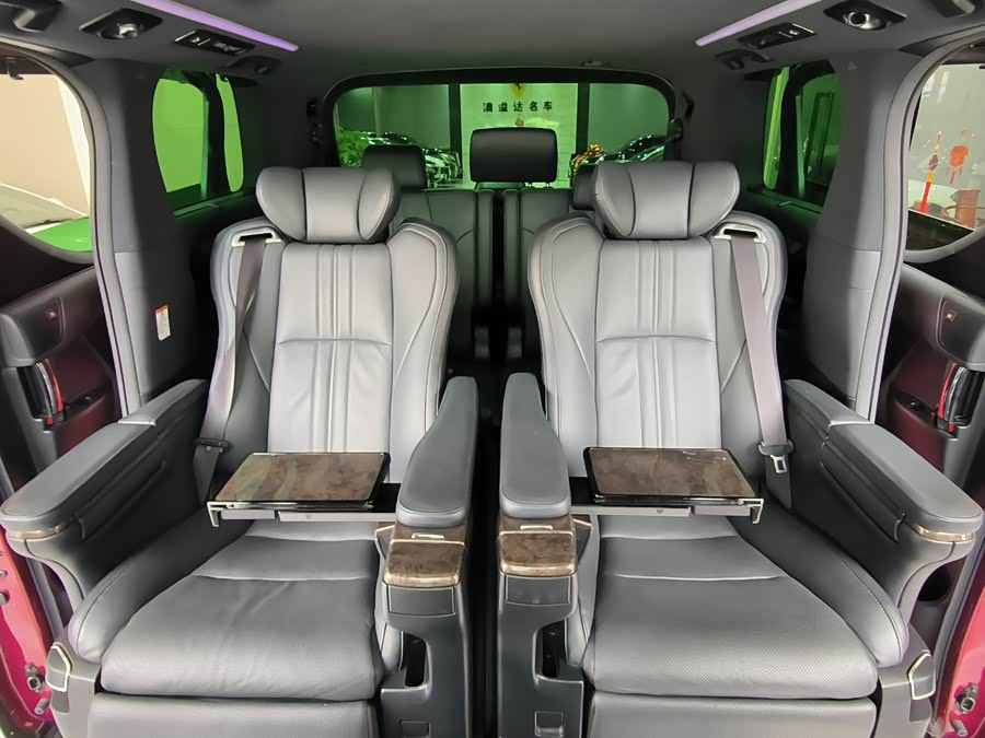 Toyota Alphard 2020 — фото 14