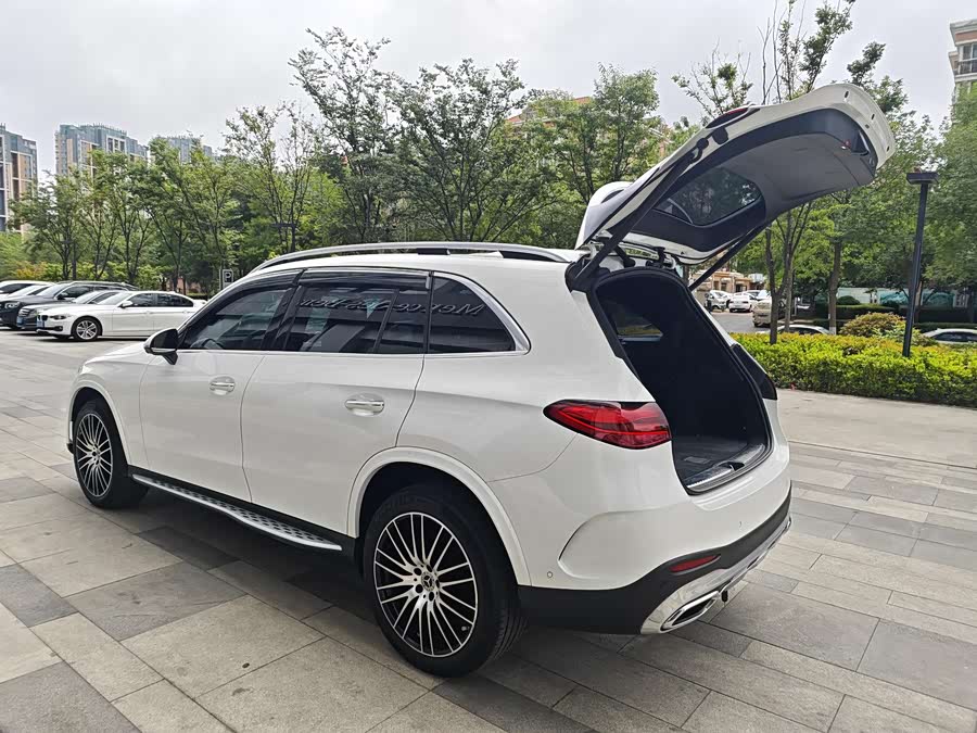 Mercedes-Benz GLC 2023