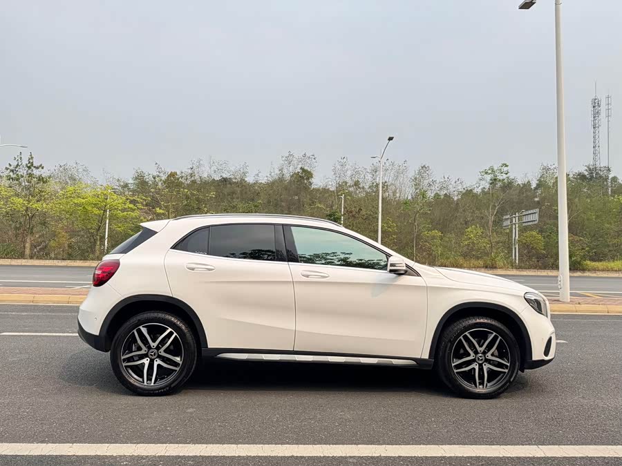 Mercedes-Benz GLA 2017 — фото 16
