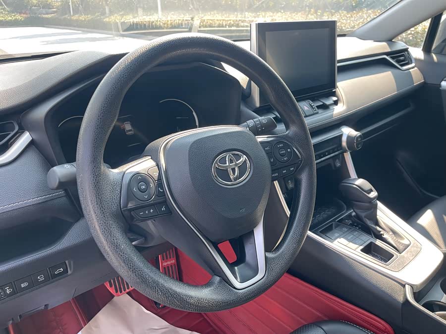 Toyota RAV4 2021 — фото 15