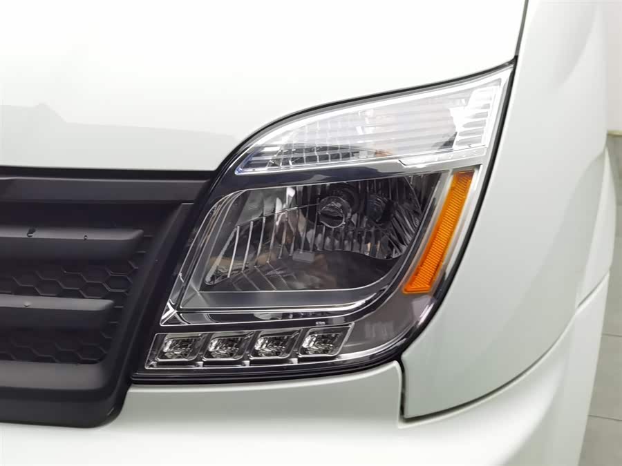 Maxus V80 2023