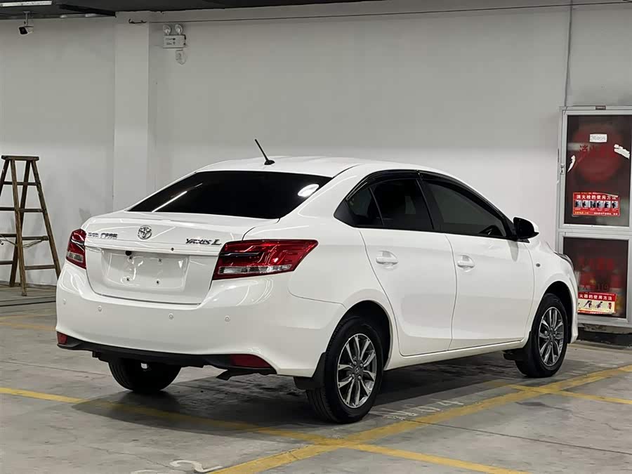 Toyota Yaris L 2022