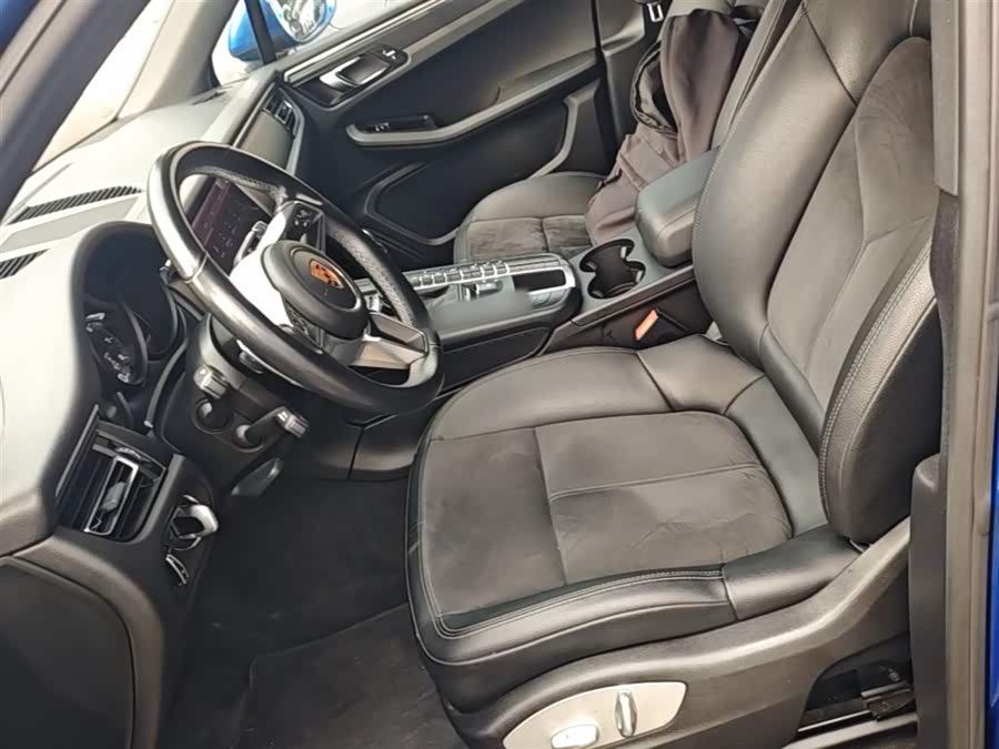 Porsche Macan 2018 — фото 15