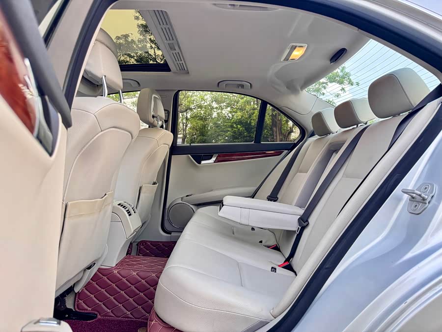 Mercedes-Benz C-Class 2010
