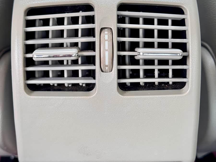 Mercedes-Benz C-Class 2010 — фото 17