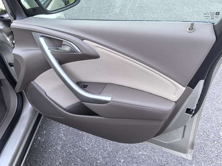 Buick Excelle 2013 — фото 10