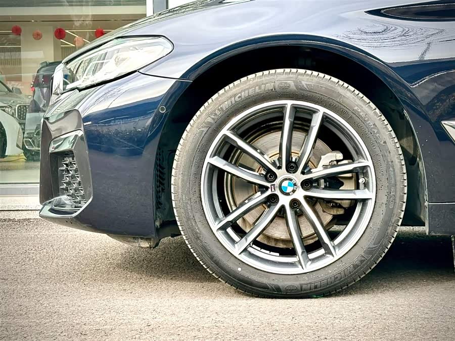 BMW 5 Series 2022 — фото 13