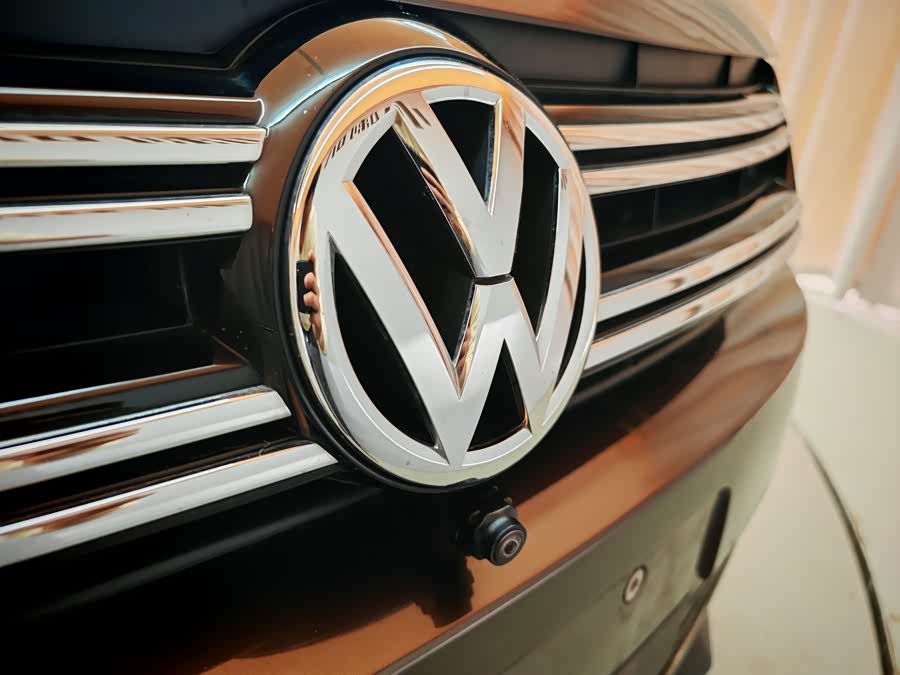 Volkswagen Tiguan 2015 — фото 32
