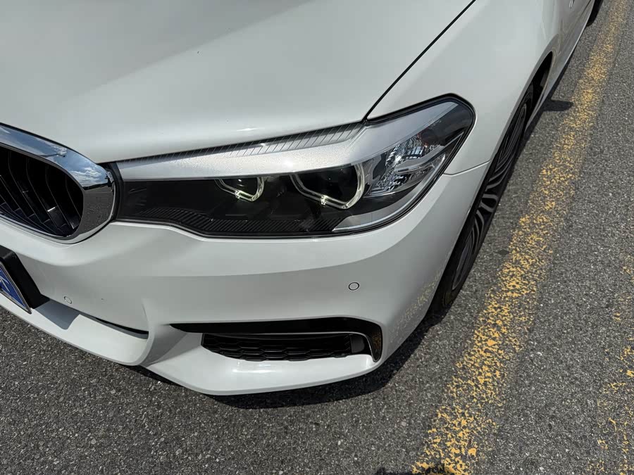BMW 5 Series 2019 — фото 14