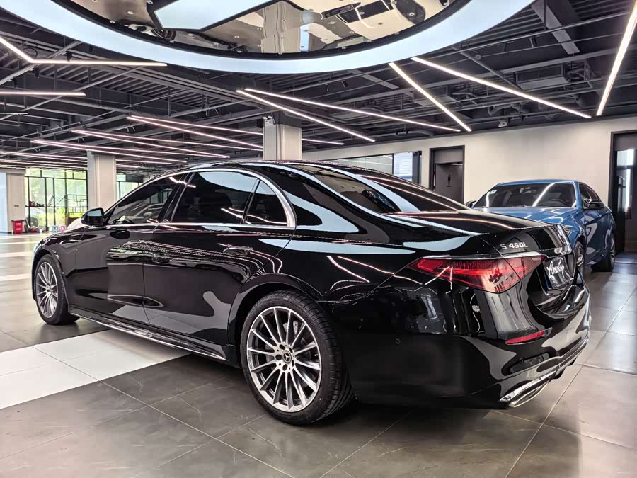 Mercedes-Benz S-Class 2025