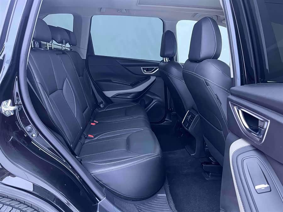 Subaru Forester 2022 — фото 15