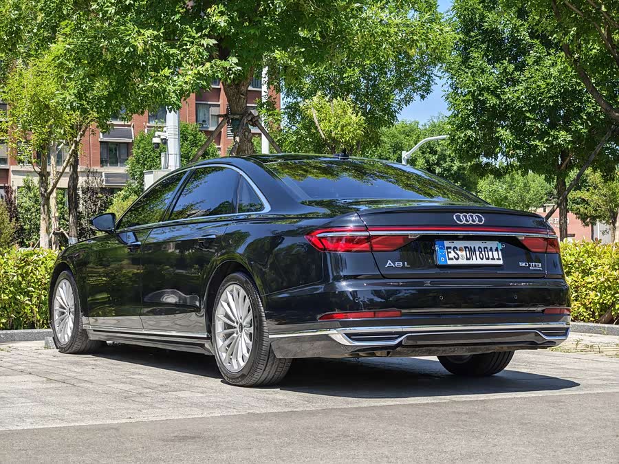 Audi A8 2021 — фото 14