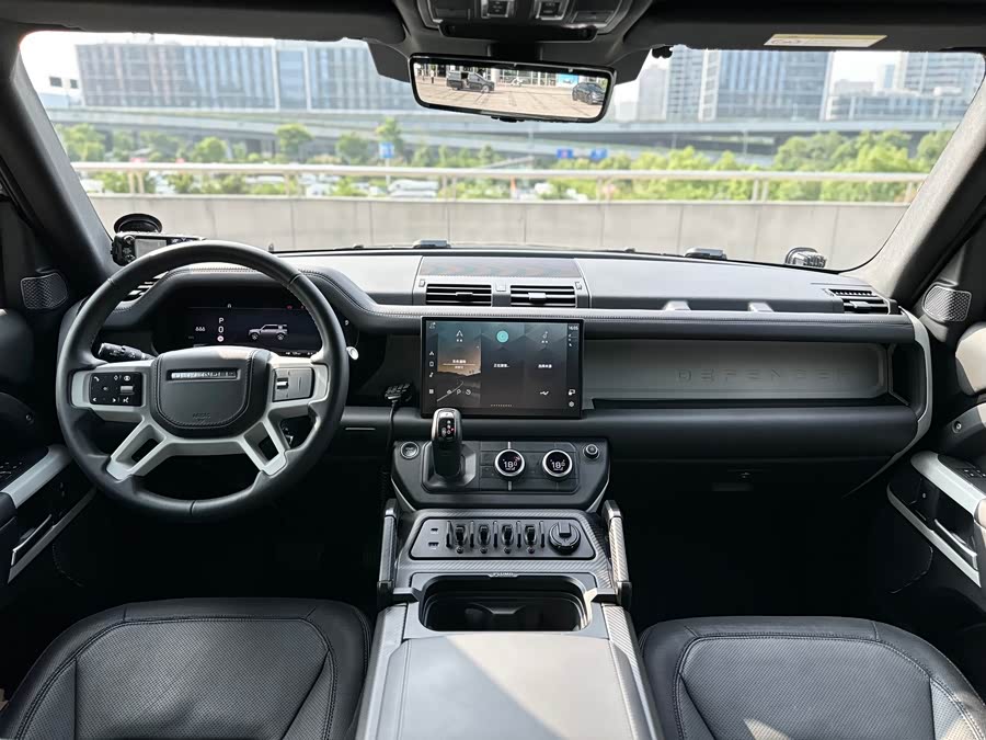 Land Rover Defender 2024 — фото 10