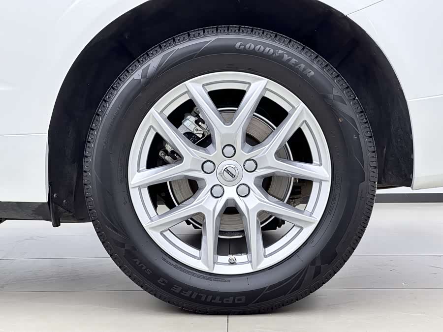 Volvo XC60 2021 — фото 11