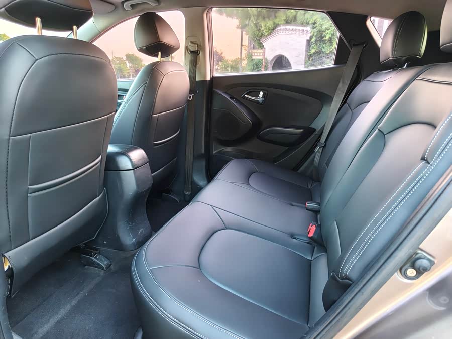 Hyundai ix35 2015 — фото 11