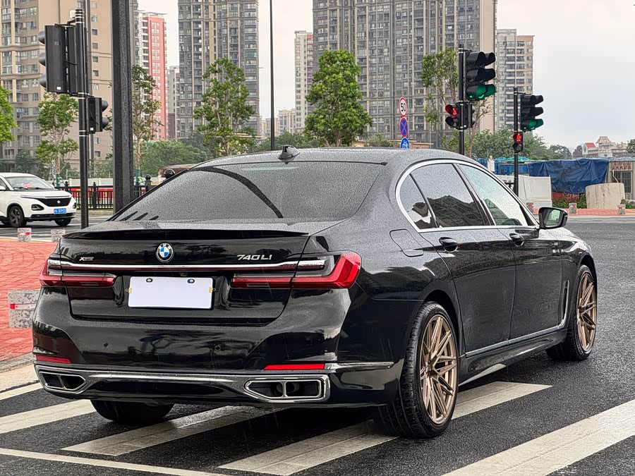 BMW 7 Series 2018 — фото 14