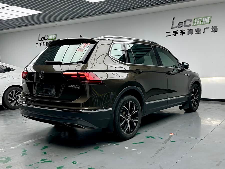 Volkswagen Tiguan L 2017 — фото 16