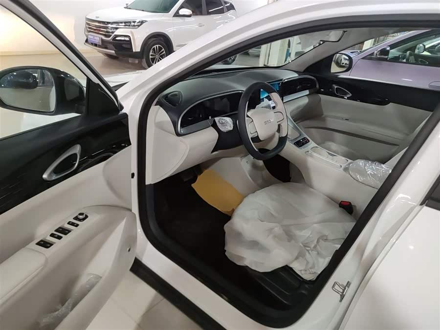 Geely Galaxy Starwish 2026 — фото 12
