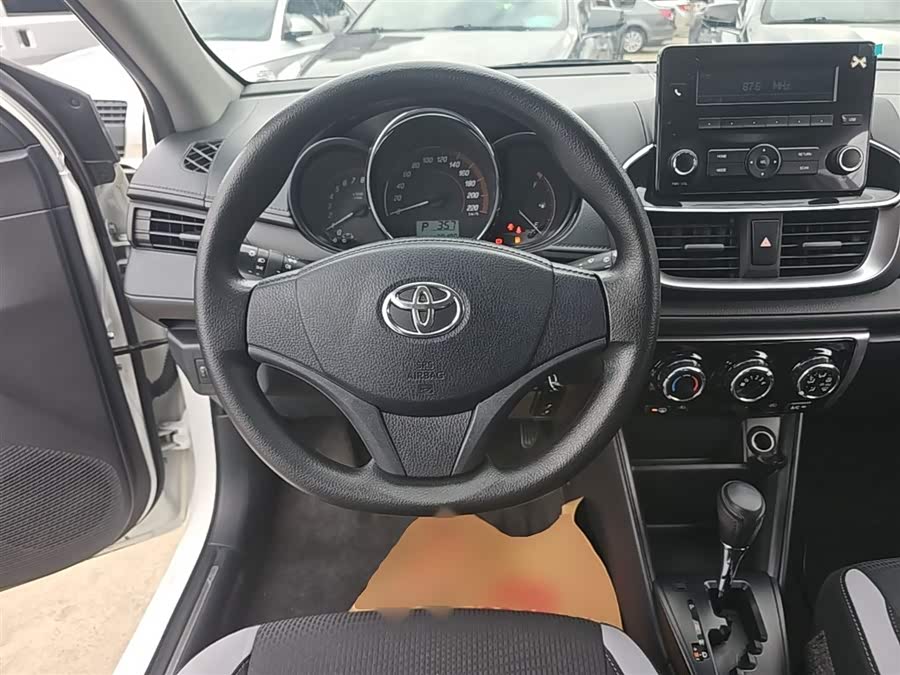 Toyota Yaris L 2021 — фото 11