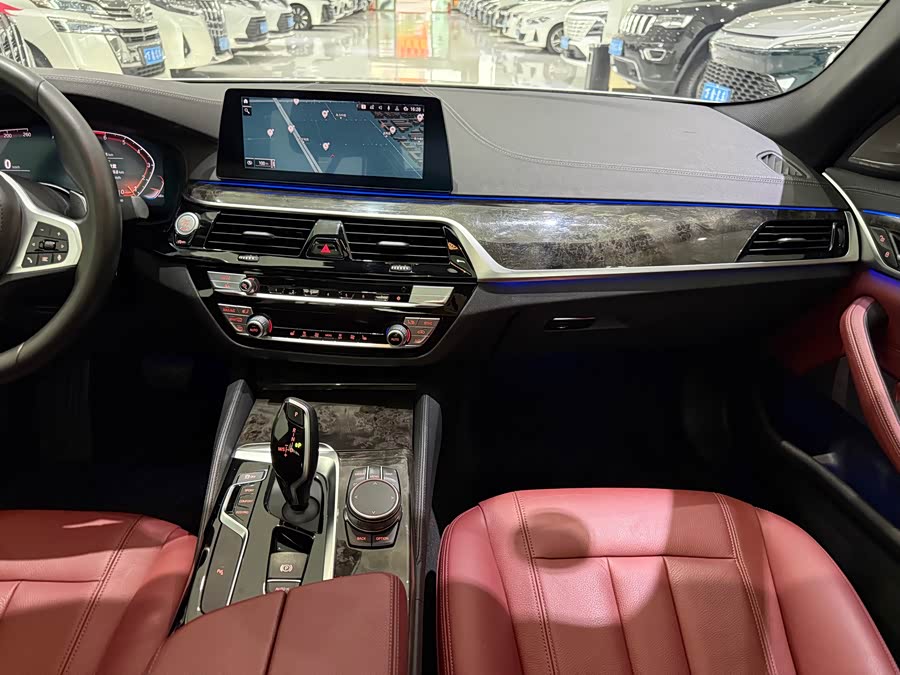 BMW 5 Series 2020 — фото 14