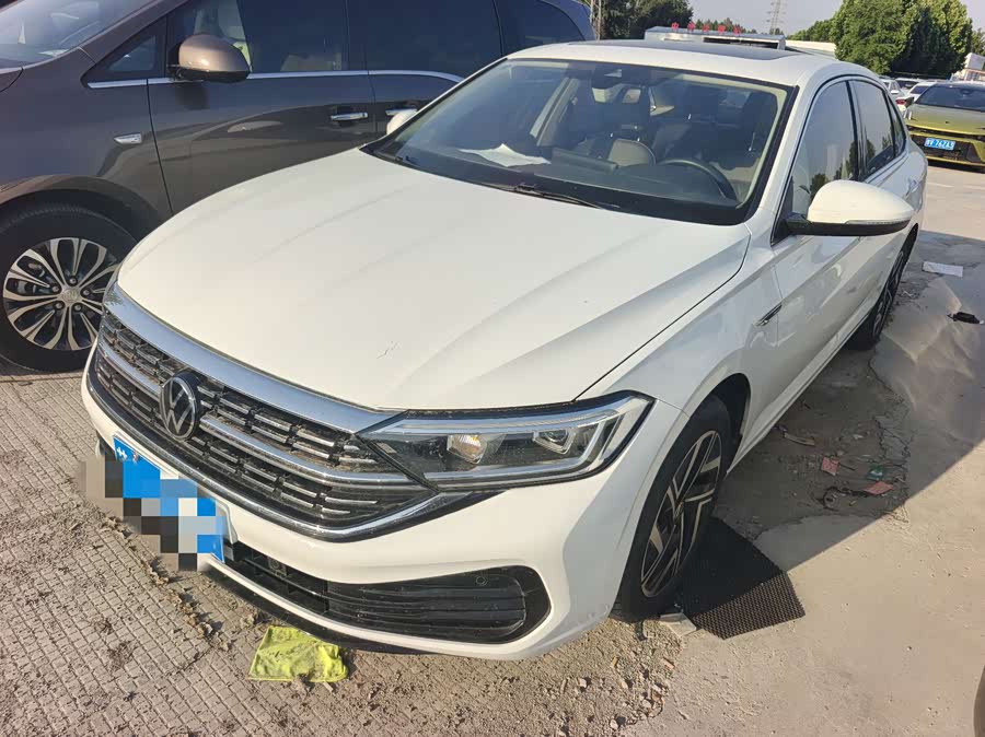 Volkswagen Sagitar 2022