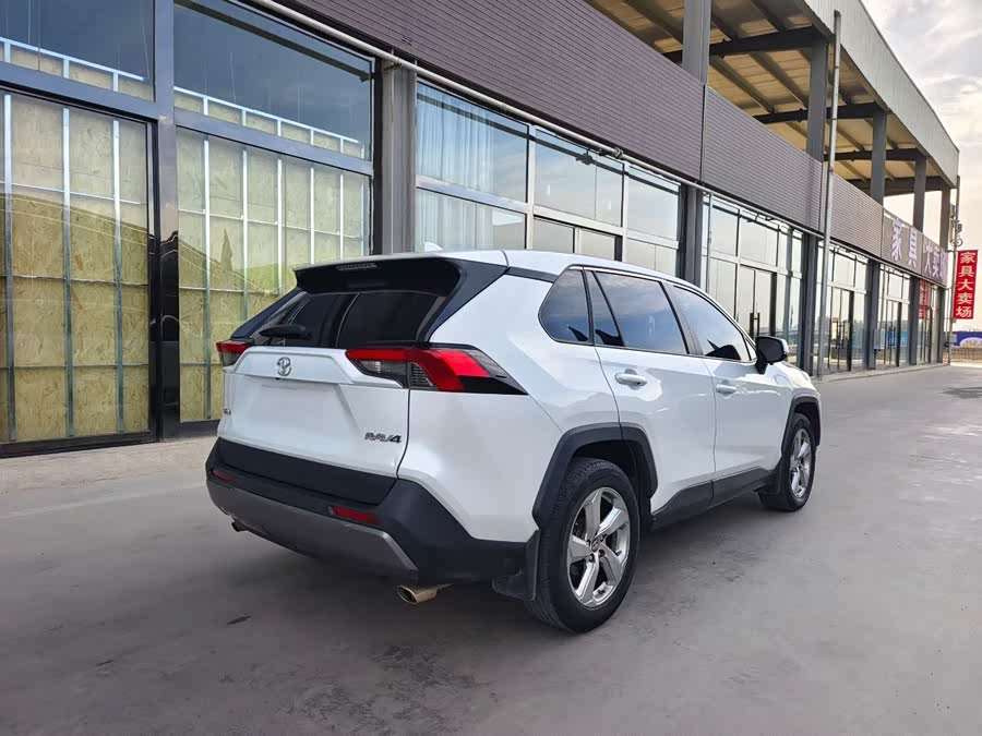 Toyota RAV4 2021