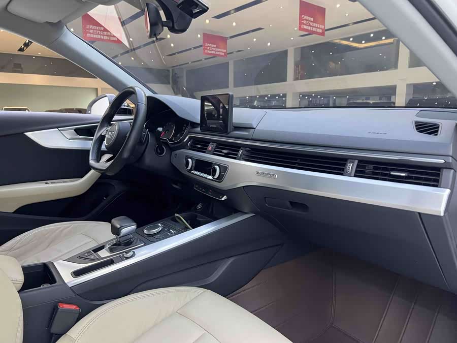 Audi A4L 2018 — фото 20