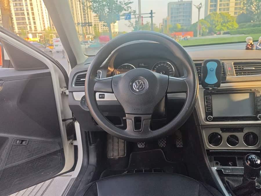 Volkswagen Lavida 2013