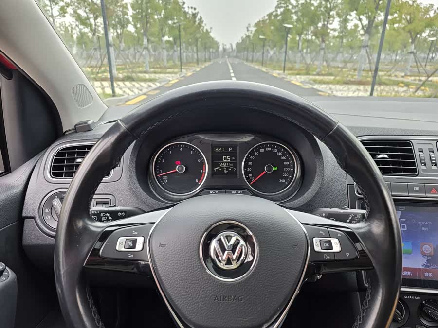 Volkswagen Polo 2016 — фото 16