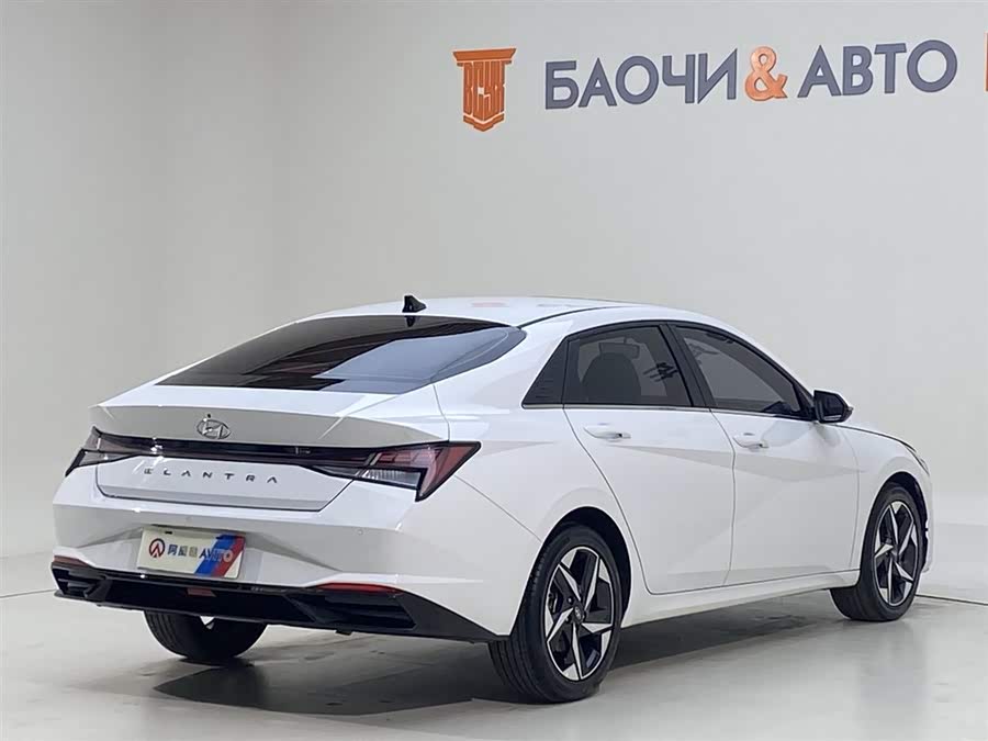 Hyundai Elantra 2022
