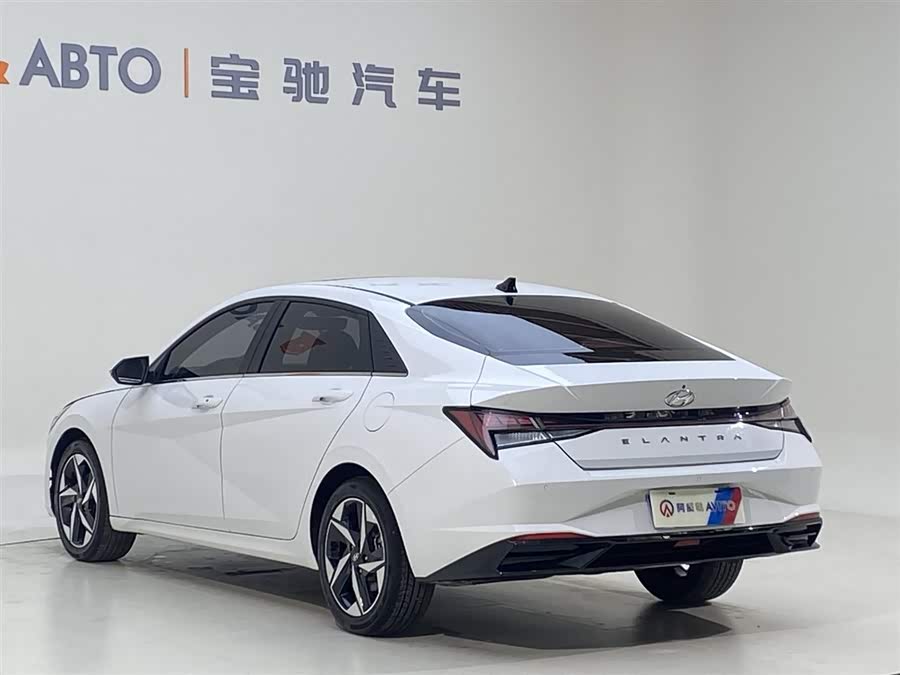 Hyundai Elantra 2022