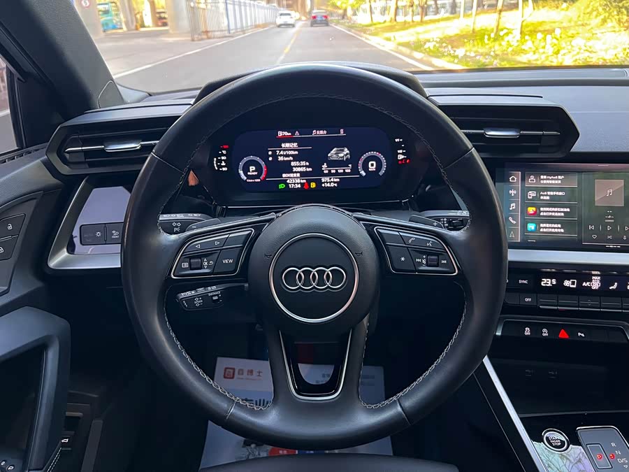 Audi A3 2023 — фото 12