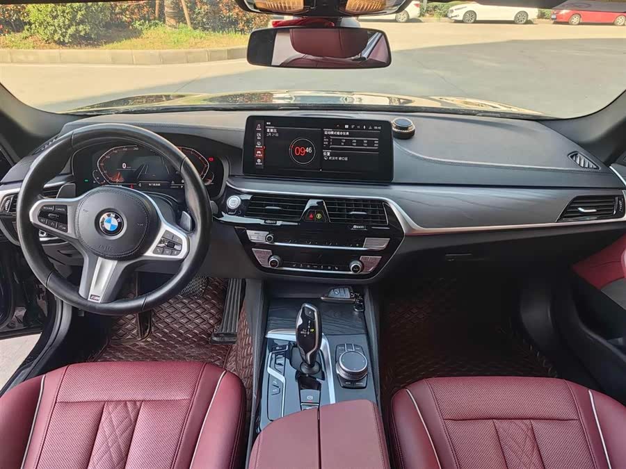 BMW 5 Series 2021 — фото 9