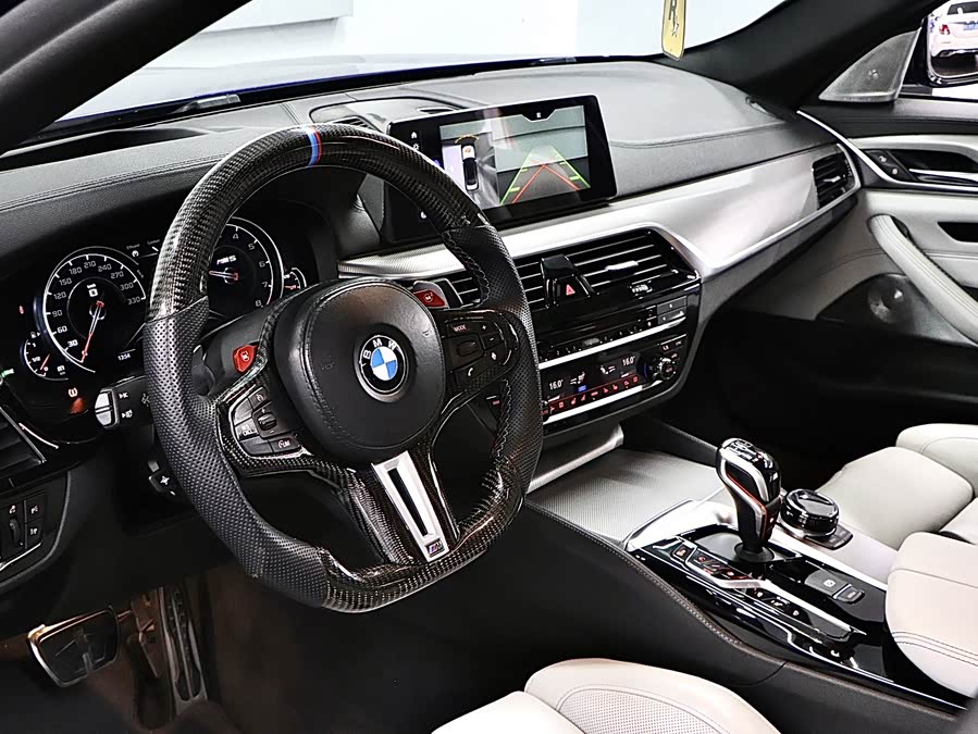 BMW M5 2018 — фото 11