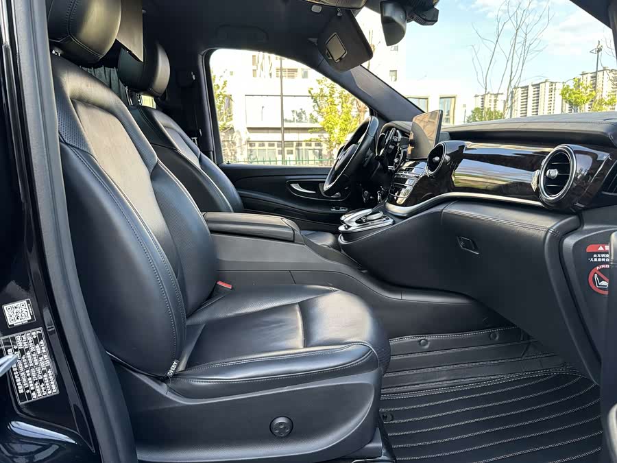 Mercedes-Benz V-Class 2018 — фото 12