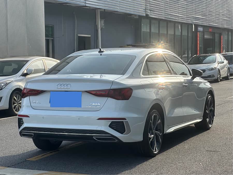 Audi A3 2023 — фото 9