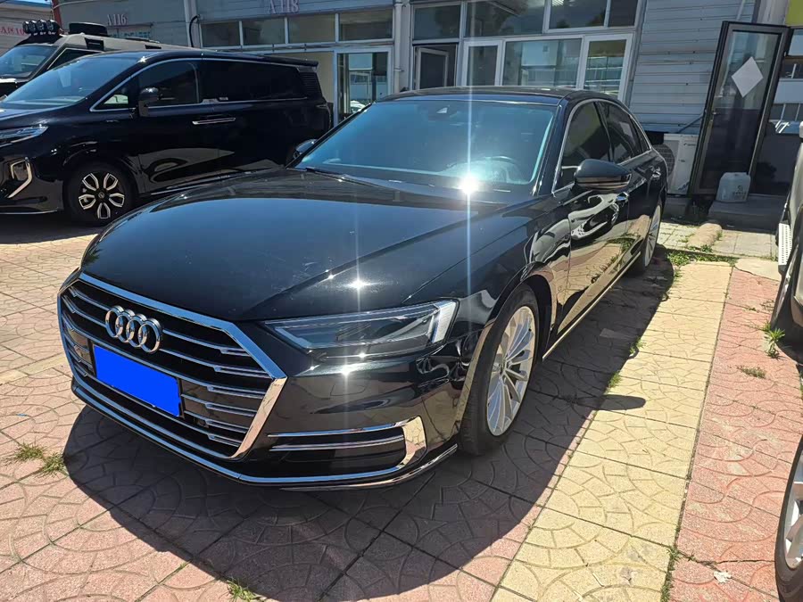 Audi A8 2022