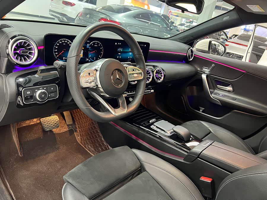 Mercedes-Benz A-Class 2022 — фото 12